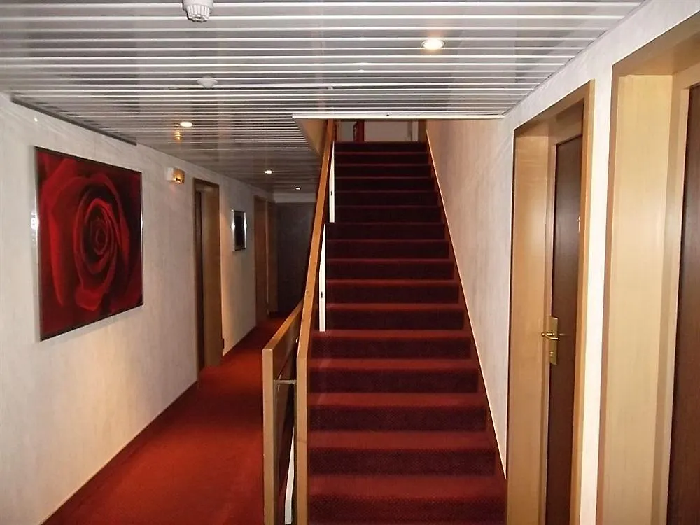 ***  Le Medicis Hotel Roussillon  France